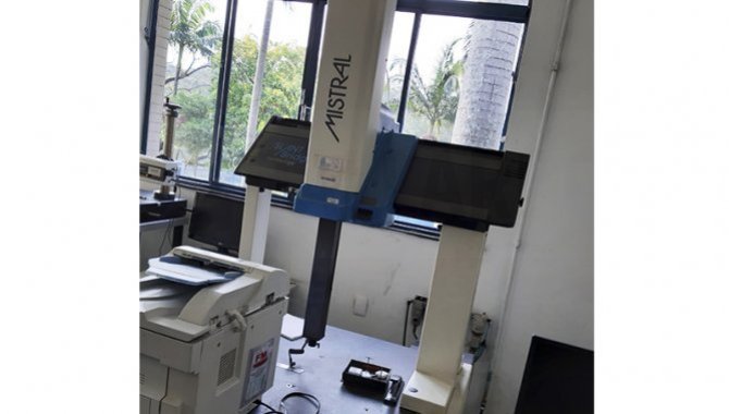 01 Máquina de Mediação Tridimensional CNC