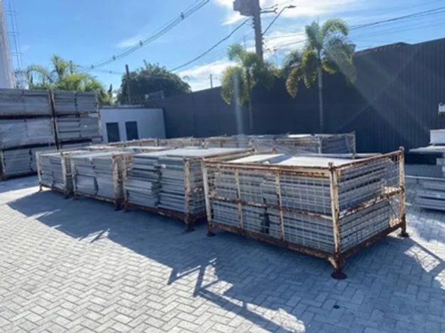 75 UND PISOS EM AÇO( VAZADO) PARA MEZANINO 1 X 0,65 MTS