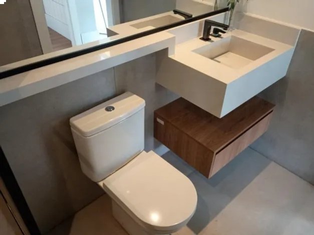 VASO SANITÁRIO DECA COM CAIXA ACOPLADA, MÓDULO ESPELHADO, CUBA ESCULPIDA, MÓVEL COM GAVETA, ANTEPARO, PRATELEIRA, ACABAMENTO PARA TORNEIRA E CHUVEIRO A GÁS COM ACABAMENTOS PARA MISTURADORES