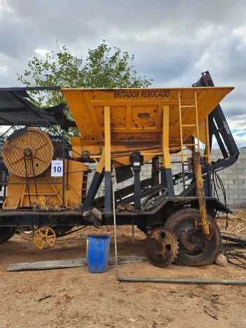 BRITADOR REBOCADO - MOTOR 366 - BRITADOR 6240 COM ALIMENTADOR E CORREIA DE SAIDA - OPERACIONAL